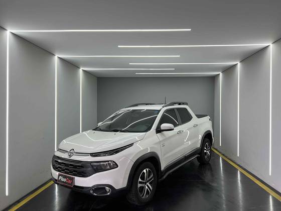 FIAT TORO 2.0 16V TURBO DIESEL FREEDOM 4WD AT9 FIAT TORO 2.0 16V TURBO DIESEL FREEDOM 4WD AT9